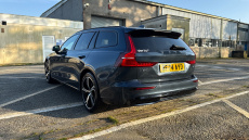 Volvo V60 2.0 B4P Plus Dark 5dr Auto [7 speed] Petrol Estate